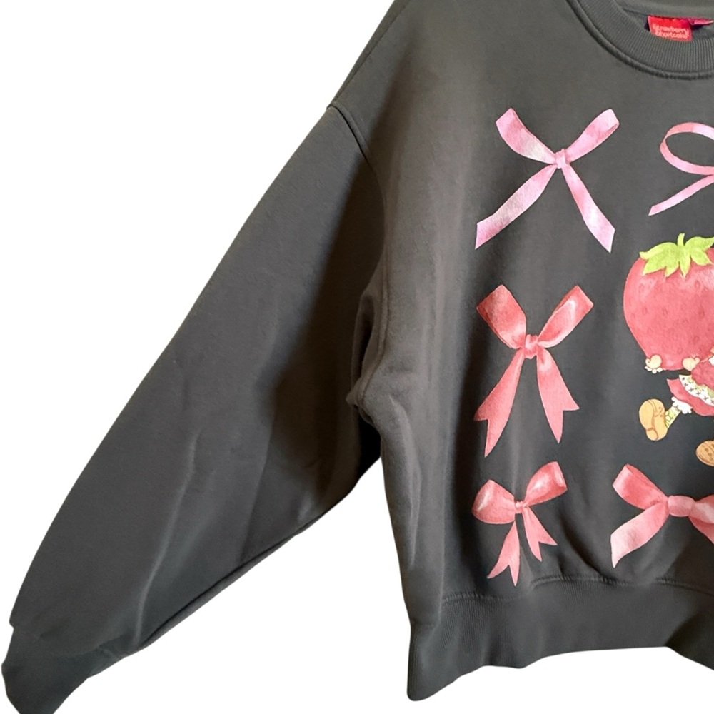 Strawberry Shortcake Sweatshirt with Bows – Retro Graphic Pullover – Size XS - Picture 5 of 12